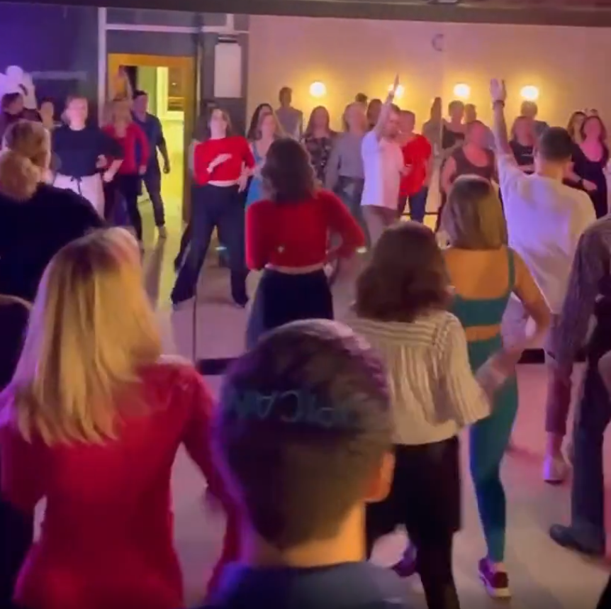 Кусочек с занятия по клубной латине